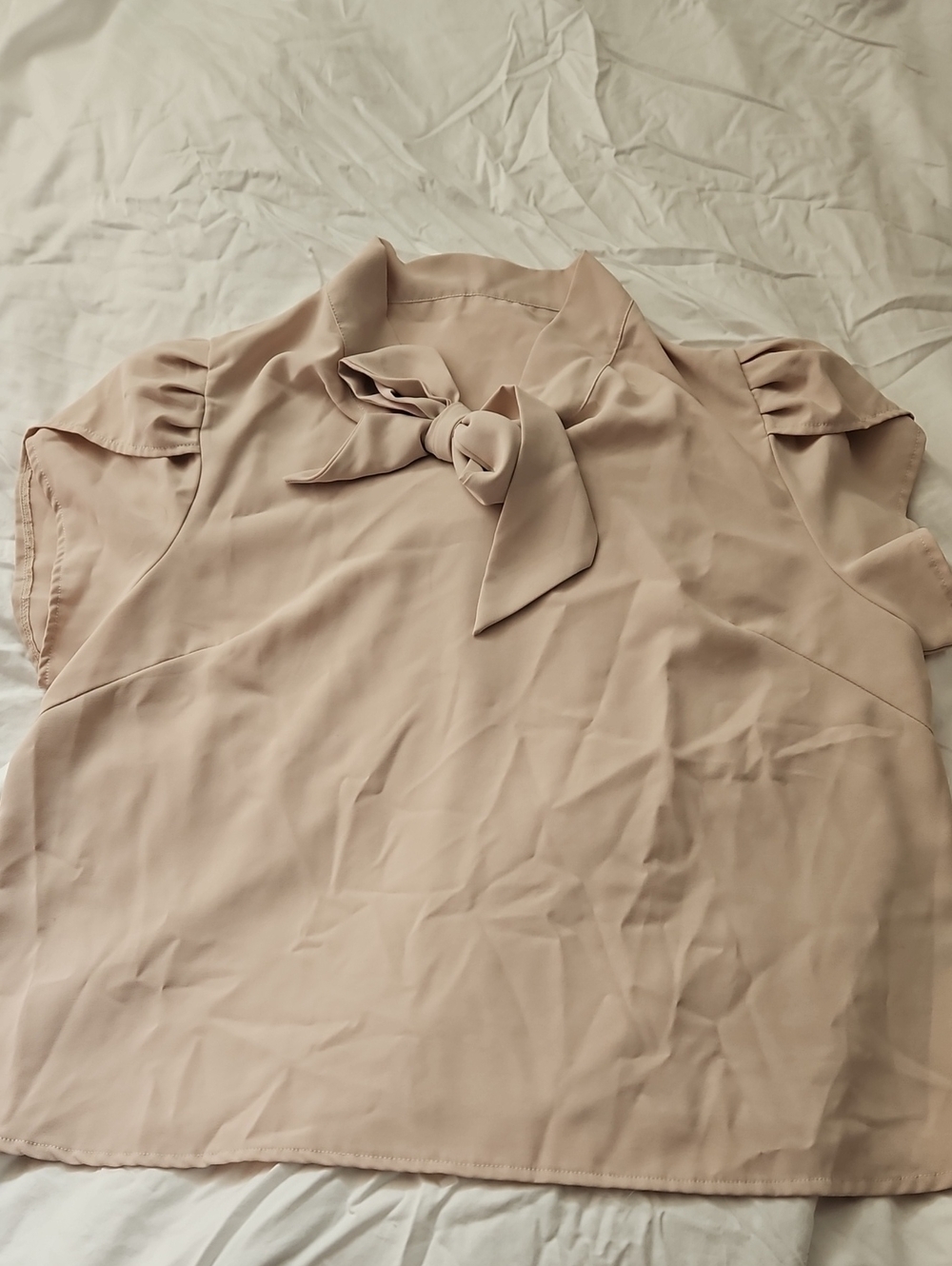 ✨️3 for $20 or 5 for $25✨️ Bow Neck Tulip Sleeve Blouse